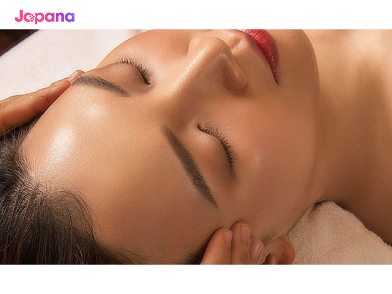 Massage da là một phương pháp tự nhiên, đơn giản để giúp cải thiện tình trạng rạn da màu đỏ