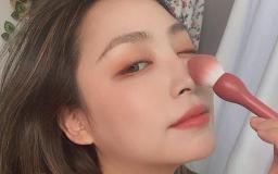 4 kiểu đánh má hồng đơn giản của gái Hàn giúp các nàng xinh như hoa 