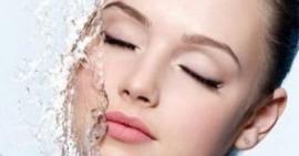 4 dấu hiệu cảnh báo làn da không phù hợp với sữa rửa mặt bạn đang dùng