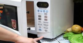 Hướng dẫn làm món khoai tây nướng bằng lò vi sóng