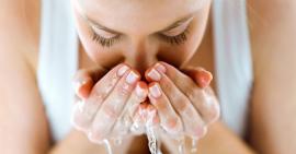 Thực hư rửa mặt bằng nước lạnh hay nước ấm tốt cho da?