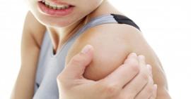 Viêm khớp vai thể đứt cơ trên gai có các triệu chứng gì và hướng điều trị?