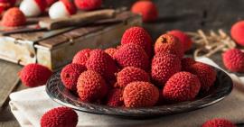 Hạn chế ăn những loại quả này nếu không muốn da mặt bạn xấu xí