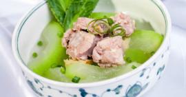 Tự làm 5 món ăn tốt cho người bệnh xương khớp