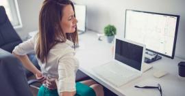 4 tư thế ngồi máy tính sai có thể gây hại cho xương khớp và hướng khắc phục