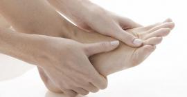 Nguyên nhân và dấu hiệu nào gây ra viêm khớp bàn chân?