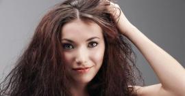 Tóc ngày càng sơ rối gãy rụng vì những sai lầm này khi gội đầu