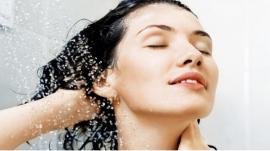 Cách chăm sóc tóc khiến tóc bạn ngày càng yếu và gãy rụng