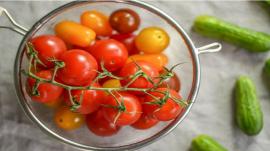 Ngăn ngừa mụn trứng cá phát sinh hiệu quả với 3 siêu thực phẩm