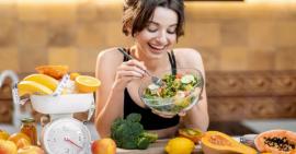 Mách bạn cách chọn thực phẩm theo độ tuổi để có làn da khoẻ đẹp