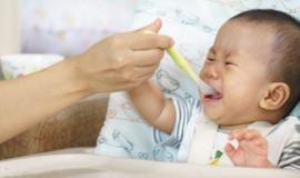 Trẻ không chịu ăn dặm phải làm sao?