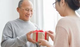 Ngày của Cha nên tặng gì: Những ý tưởng quà tặng cho Ngày của Cha không thể bỏ qua