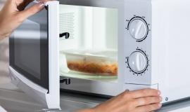 Hâm đồ ăn bằng lò vi sóng như thế nào cho đúng?