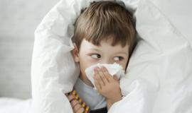 Trẻ bị cảm lạnh phải làm sao? Những điều cha mẹ cần phải biết để chăm con tốt nhất
