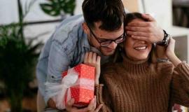 Phụ nữ thích quà sinh nhật gì nhất?