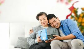 Tết nên tặng quà gì cho bố mẹ? 8 món quà ý nghĩa, ấn tượng nhất