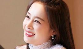 Làm thế nào để hết nếp nhăn đuôi mắt khi cười?