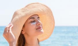 [Giải đáp] Da mụn có nên dùng kem chống nắng Skin Aqua?