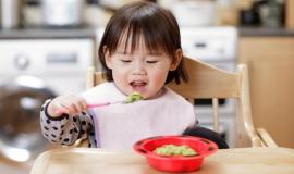 Mẹo hay giúp bé tăng cân nhanh mà không cần ép ăn